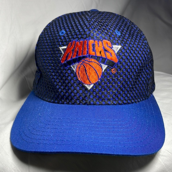 STARTER Other - Rare Vintage STARTER New York Knicks NBA Basketball Snap Back Hat